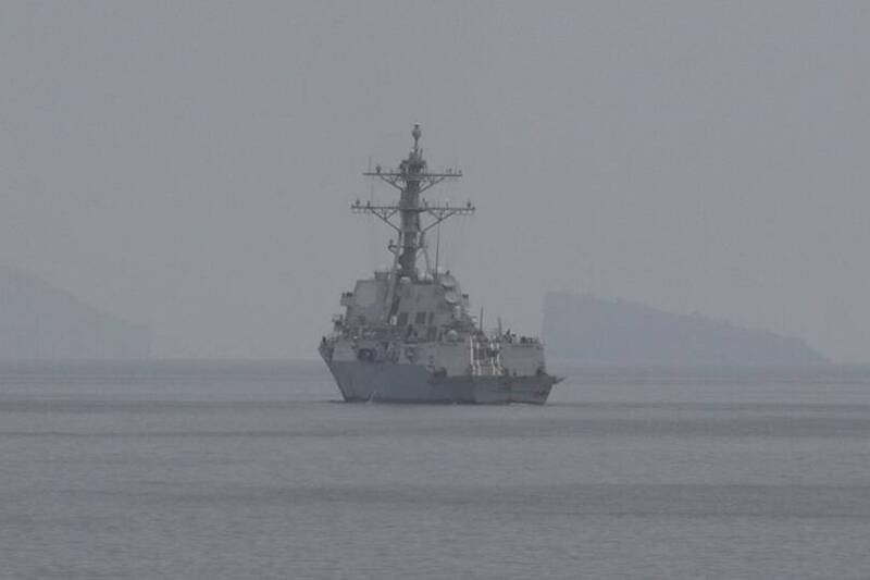 美国中央司令部证实美舰通行荷姆兹海峡，表明此行动是为了清除水雷所进行的前置部署作业。（图撷取自美军中央司令部官方「Ｘ」）