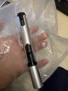 台北捷运男客持「金属物品」车厢四处敲 捷警：是打火机