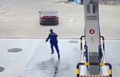 中国网友气炸！奥迪驾驶加油3千元 没付帐就直接开走