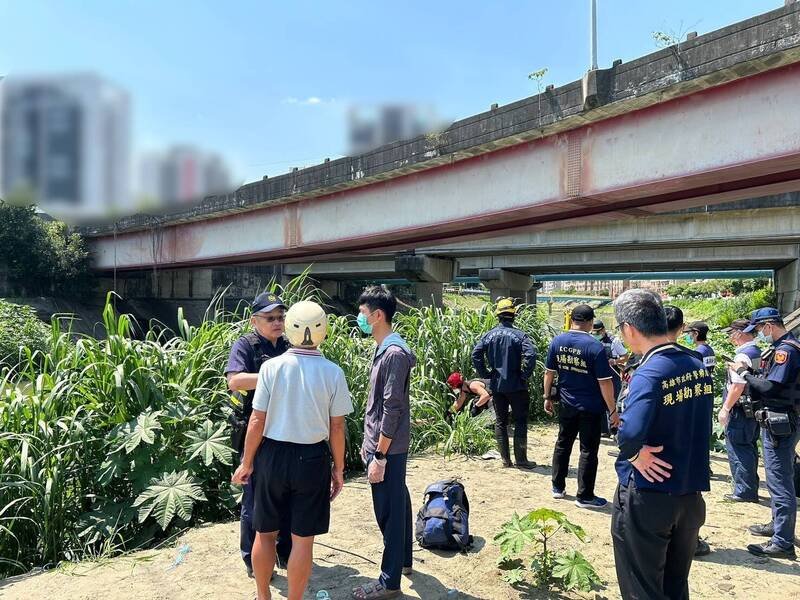 郑妇2天前与家人外出走失，今被人发现陈尸后劲溪，检警将追查死因。（民众提供）