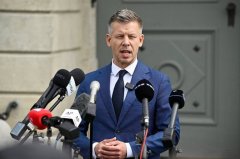 马格雅轰不配代表匈牙利！要求亲奥班总统下台