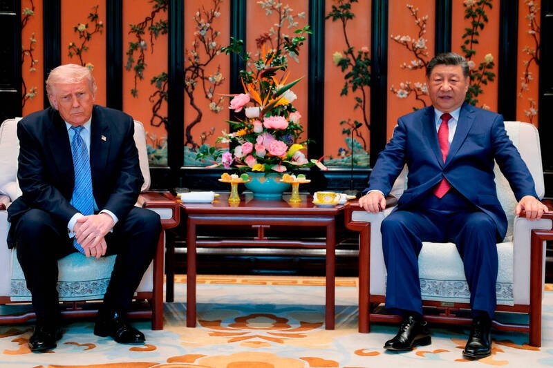 美国总统川普（左）上周赴中与中国国家主席习近平会面，国际社会高度关注美中台与两岸情势发展。（美联社）