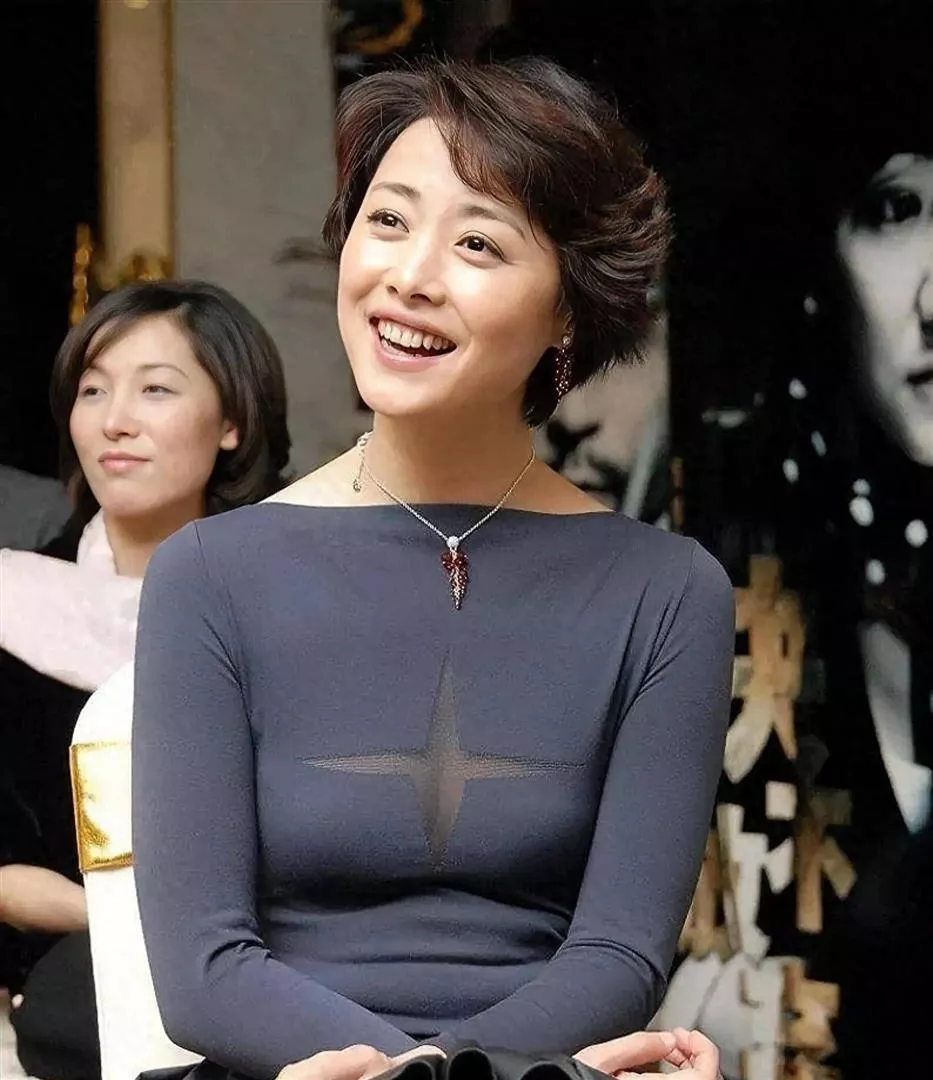 一婚嫁富商,二婚嫁导演,三婚再嫁富商,58岁的她怎样了?