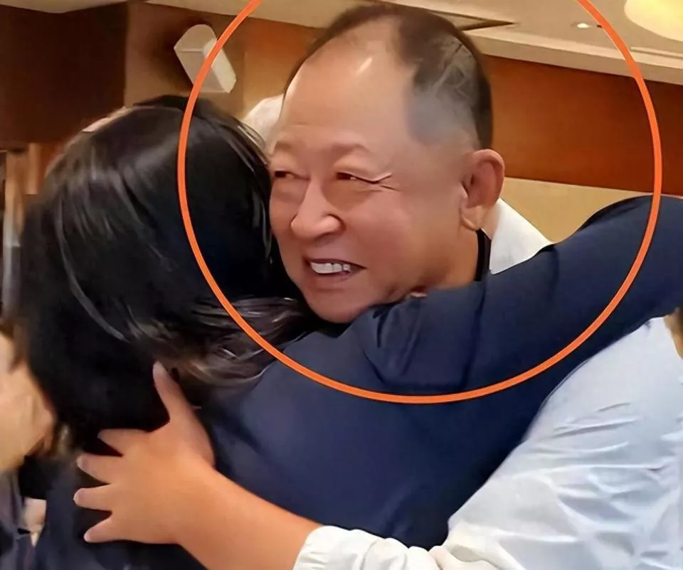 无缝衔接7任女友后,娶了富婆的59岁王志文,今憔悴不堪