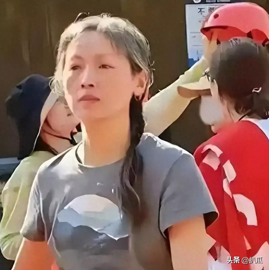 58岁吴倩莲生活近况曝光，儿子今年已经16岁