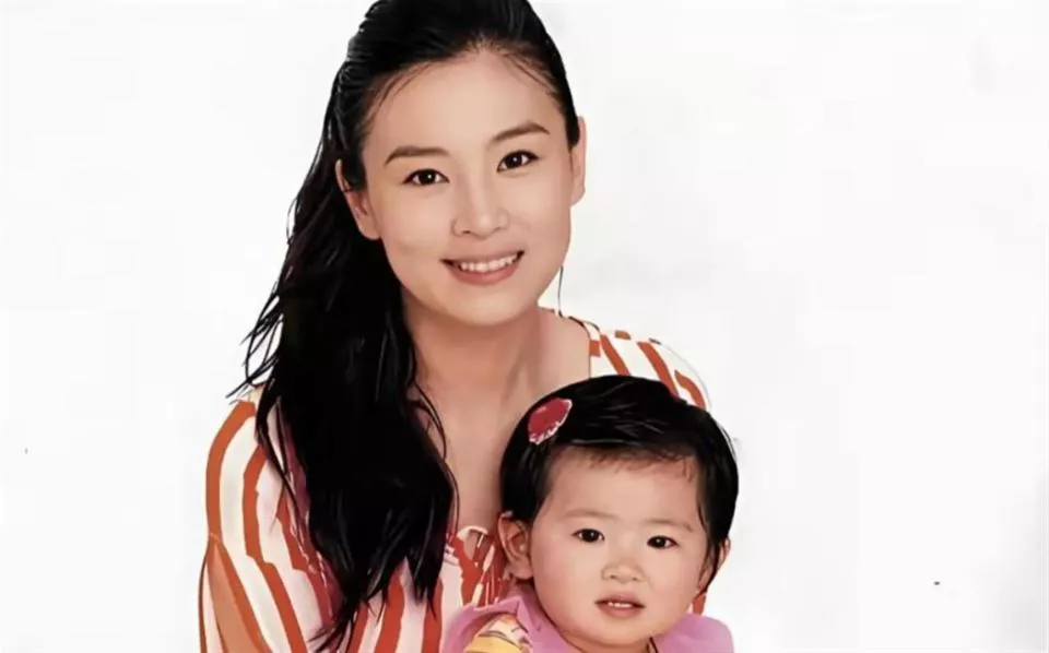 “古装第一美女”赵明明,出产房就被丈夫提离婚