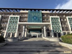 和解赔20万后仍密会人夫 女躲主卧仓库被抓包再赔30万