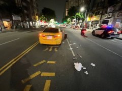 高雄独居老妇拉行李箱走斑马线疑闯红灯 遭小黄撞倒送医不治